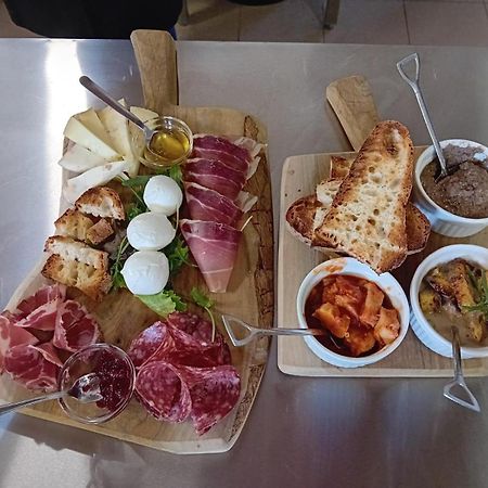 Agriturismo Podere Farnesiana Tarquinia Bagian luar foto