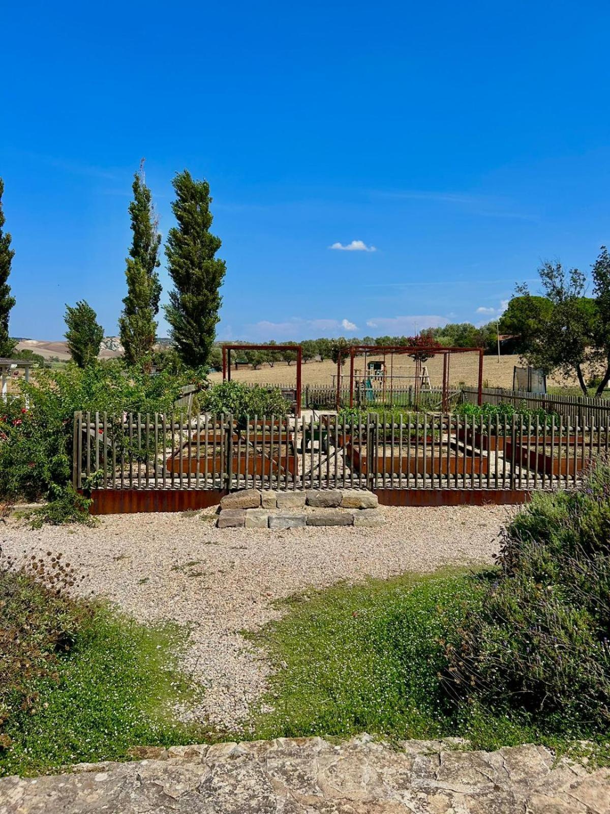 Agriturismo Podere Farnesiana Tarquinia Bagian luar foto
